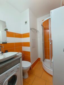 99445ad1-e17c-4c14-bcf5-66275e41c137